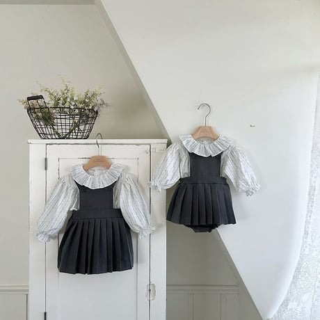 [予約] Louis Pleated Suspender Skirt/ Monbebe