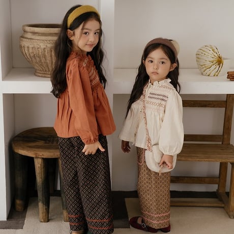 [予約] Merci Smocked Blouse/ OREN by Hibyebebe