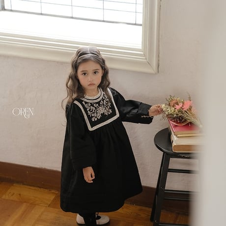 [予約] Fleur Noir Dress/ OREN by Hibyebebe