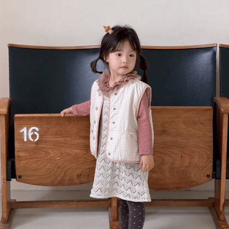 [予約] Cozy Polka-Dot Reversible Padded Vest / aiai