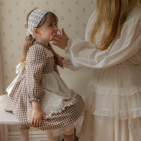 [予約] Organza frill apron / OREN by Hibyebebe