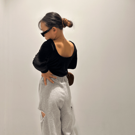 〈即納〉𝐎𝐫𝐢𝐠𝐢𝐧𝐚𝐥 ベロアバックオープンロンtee