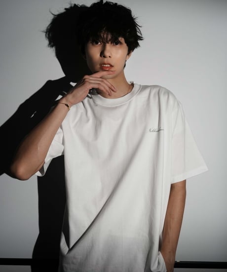 Noblecalmerロゴ入りフォトプリントTシャツ
