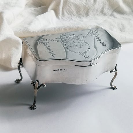 スターリングシルバー　ジュエリーボックス　1911年