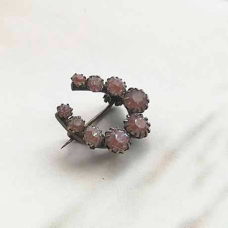 サフィレット　ホースシュー　ブローチ　レースピン