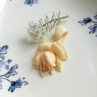 アイボリー　薔薇のペンダントップ　フランスアンティーク