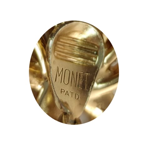 MONET　モネ　ゴールドトーン　デザイン　イヤリング