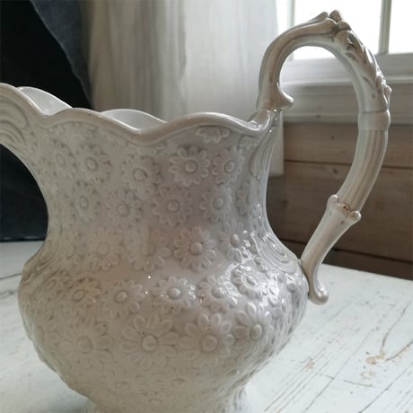 ヴィクトリアン　デイジーのレリーフ　ジャグ