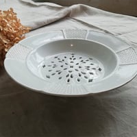 ヴィクトリアン　WEDGWOOD　ウェッジウッド　 脚付き　ドレーナー　ベリーボウル　1887年