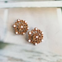 MARVELLA　マルベラ　ミルクガラス　ワイヤーワーク　イヤリング　コスチュームジュエリー