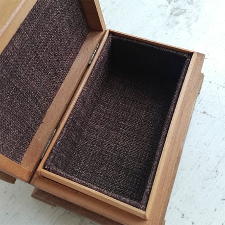 ブラックフォレスト　手彫り　エーデルワイスのジュエリーボックス