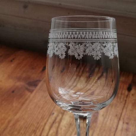 BACCARAT　バカラ　「POMPADOUR ポンパドール」　ワイングラス