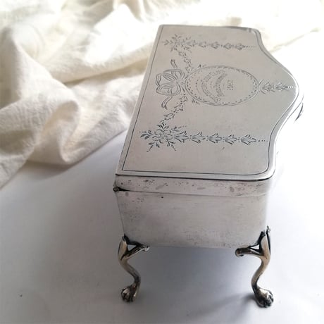 スターリングシルバー　ジュエリーボックス　1911年