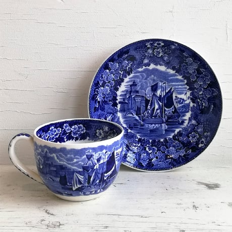 WEDGWOOD　ウェッジウッド　"FERRARA"　フェラーラ　カップ&ソーサー