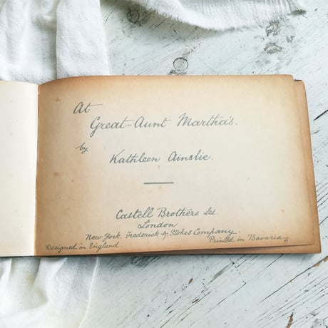 Kathleen Ainslie作　 『At Great-Aunt Martha's』　初版本