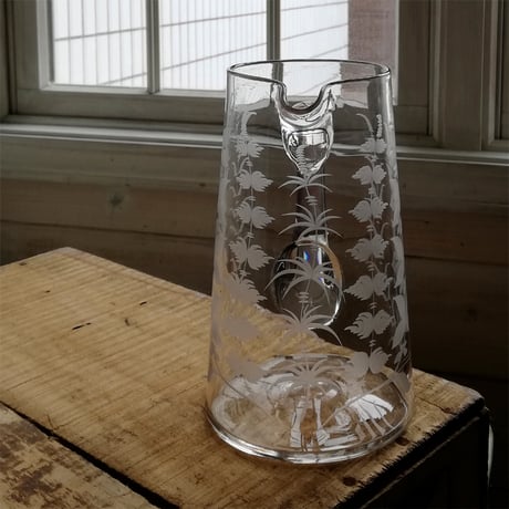 ヴィクトリアン　ガラス　ジャグ　シダのエングレーヴィング