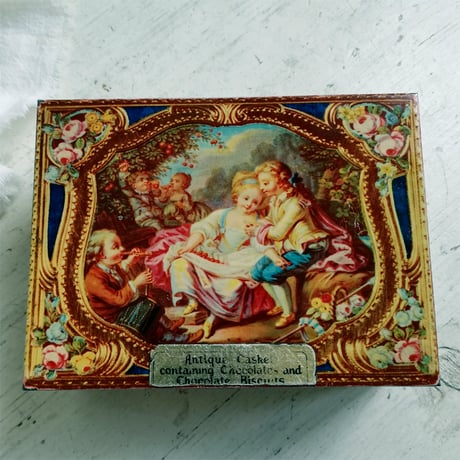 "ANTIQUE　CASKET"　チョコレートとチョコレートビスケットの缶
