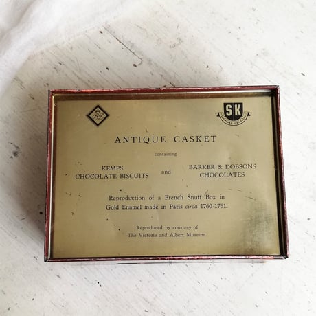 "ANTIQUE　CASKET"　チョコレートとチョコレートビスケットの缶
