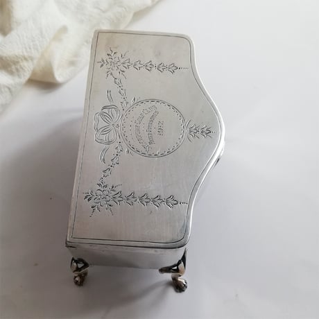 スターリングシルバー　ジュエリーボックス　1911年