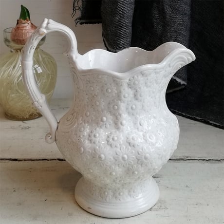 ヴィクトリアン　デイジーのレリーフ　ジャグ