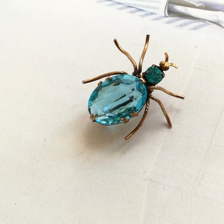 アクアマリンブルーガラス　スパイダー　ブローチ