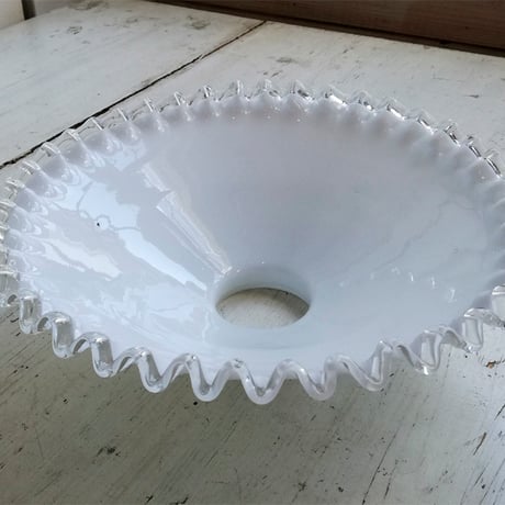 ミルクガラス フリル ペンダントライト シェード