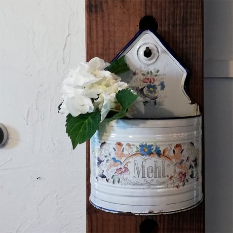 手彩色の花と天使　ホーロー　Mehl　小麦粉入れ（蓋なし）