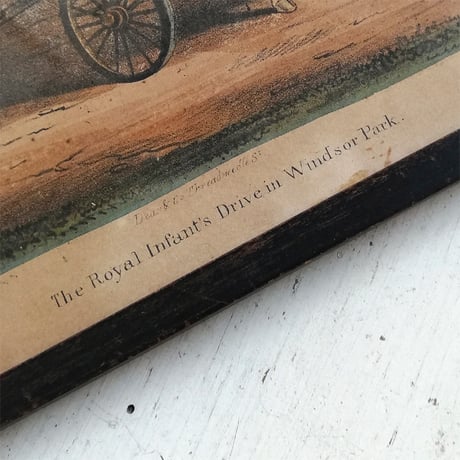 ヴィクトリアン　手彩色版画のフレーム　The Royal Infant's Drive in Windsor Park
