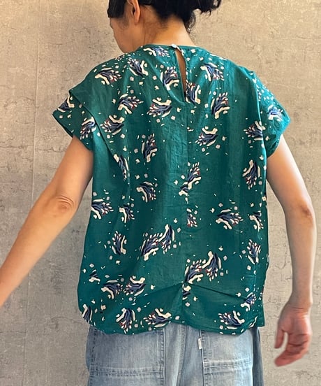 DS-0671　プリントフレンチスリーブシャツ　GREEN