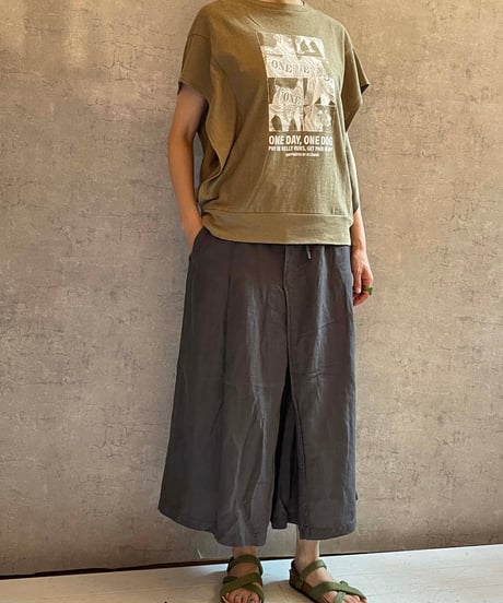 DC-0671　プリントバタフライTEE　KHAKI
