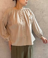 Hands of creation  1540641　 2wayスカラ刺繍ブラウス ベージュ