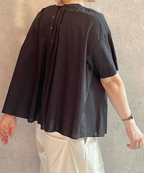 made in japan　Hands of creation  1530636　綿麻リネンローン ランダムタック2wayブラウス　ブラック