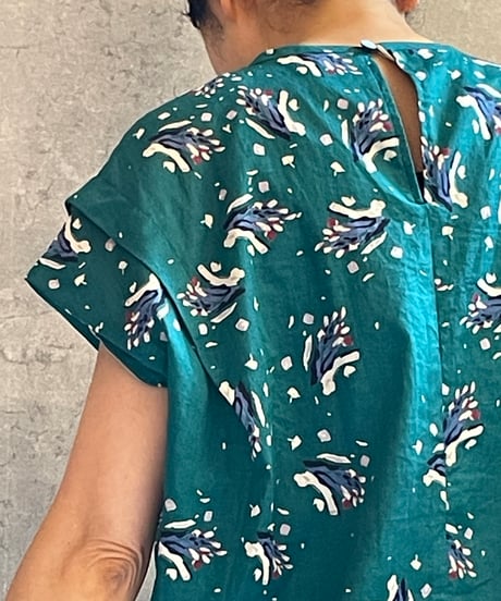 DS-0671　プリントフレンチスリーブシャツ　GREEN