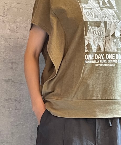 DC-0671　プリントバタフライTEE　KHAKI