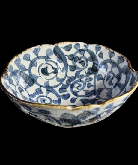 蔵出し 美濃焼 染付 大鉢 唐草模様 菓子器 三ッ脚 鉢 時代物 和食器 陶芸 骨董品 アンティーク