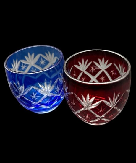 【2客セット】 切子ミニグラス 青 赤 クリスタル お猪口 色被せ 硝子 酒器 切子 伝統工芸 古美術 レトロ アンティーク