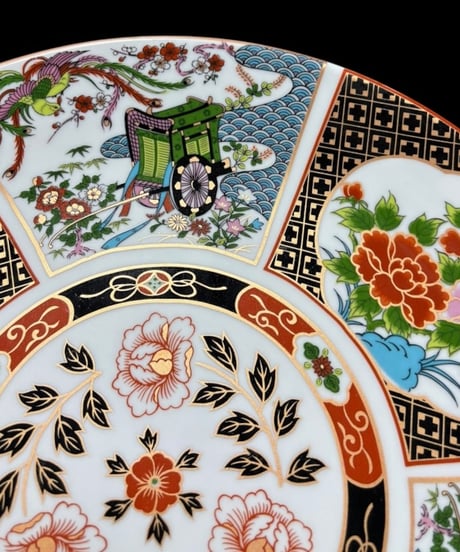 有田焼 華山窯 ふく太郎本部 色絵 絵皿 牡丹 御所車 孔雀 大皿 金彩 丸皿 盛り皿 飾皿 和食器 骨董品 アンティーク