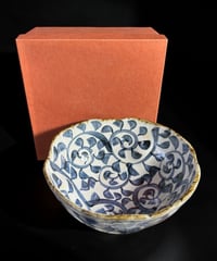 蔵出し 美濃焼 染付 大鉢 唐草模様 菓子器 三ッ脚 鉢 時代物 和食器 陶芸 骨董品 アンティーク