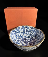蔵出し 美濃焼 染付 大鉢 唐草模様 菓子器 三ッ脚 鉢 時代物 和食器 陶芸 骨董品 アンティーク