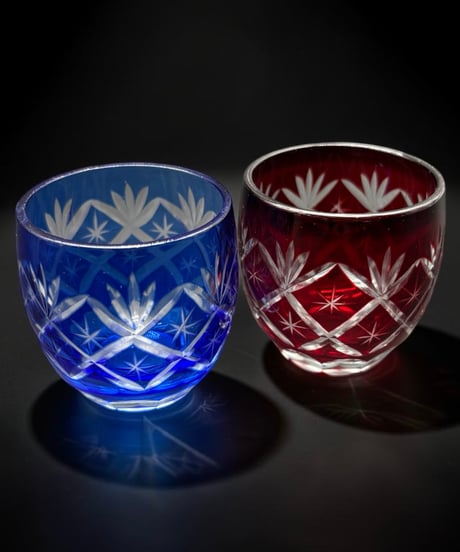 【2客セット】 切子ミニグラス 青 赤 クリスタル お猪口 色被せ 硝子 酒器 切子 伝統工芸 古美術 レトロ アンティーク