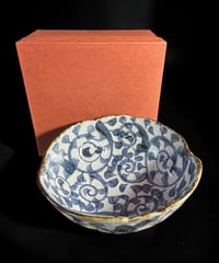 蔵出し 美濃焼 染付 大鉢 唐草模様 菓子器 三ッ脚 鉢 時代物 和食器 陶芸 骨董品 アンティーク