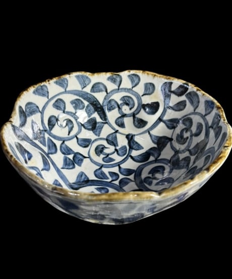 蔵出し 美濃焼 染付 大鉢 唐草模様 菓子器 三ッ脚 鉢 時代物 和食器 陶芸 骨董品 アンティーク