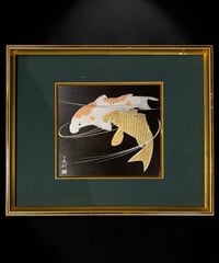 双鯉 額装 鯉 沈金 壁掛 絵画 アート 雑貨 家内安全 縁起物 記念品 インテリア アンティーク コレクション