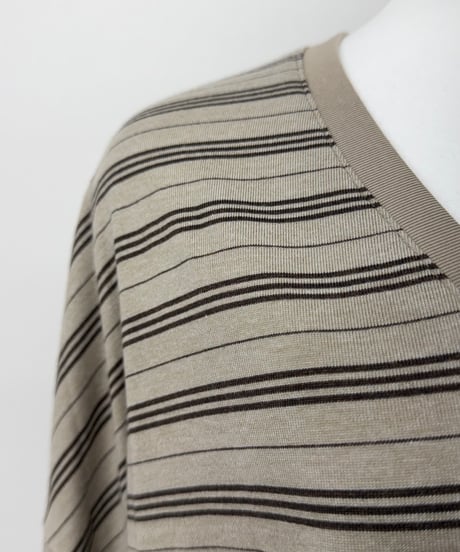 v neck borderT