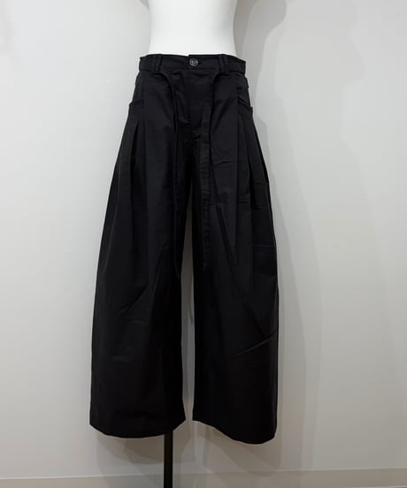 tuck wide pants