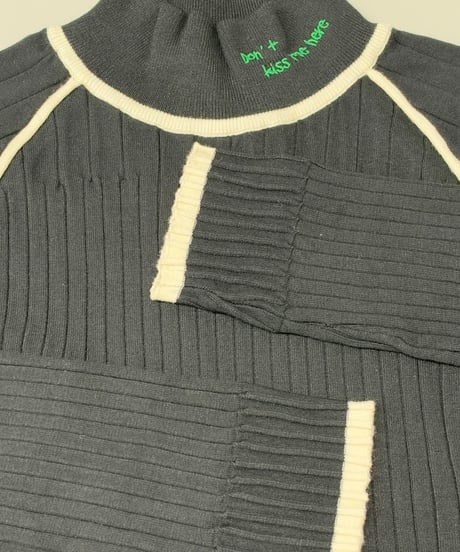 【R2603-ESN1099】 Embroidered collar ribbed sweater (1741184）