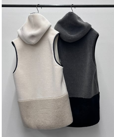 【R2603-RBV986】 Reversible boa bicolor vest（1680065）