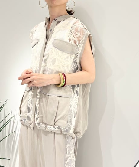 【R2603-NRJ1052】 Sleeveless lace jacket (1741136）