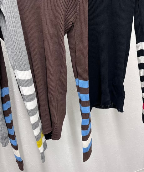 【R2603-BRN1042】 Colorblock ribbed sweater (1741131）