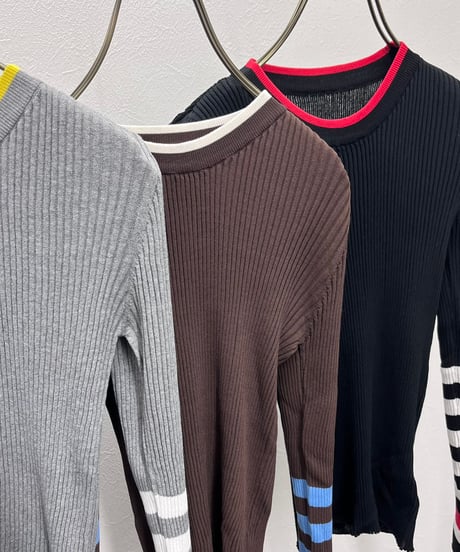 【R2603-BRN1042】 Colorblock ribbed sweater (1741131）